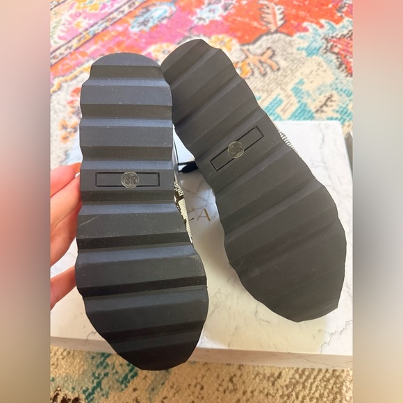 Jessica Rich Transparent Sneaker in Snakeskin Size 35 - VERY RARE - NEW WITH BOX - Picture 5 of 8